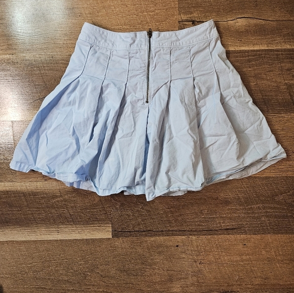 American Eagle pleated Pale blue skirt size 00 regular. - Picture 3 of 3